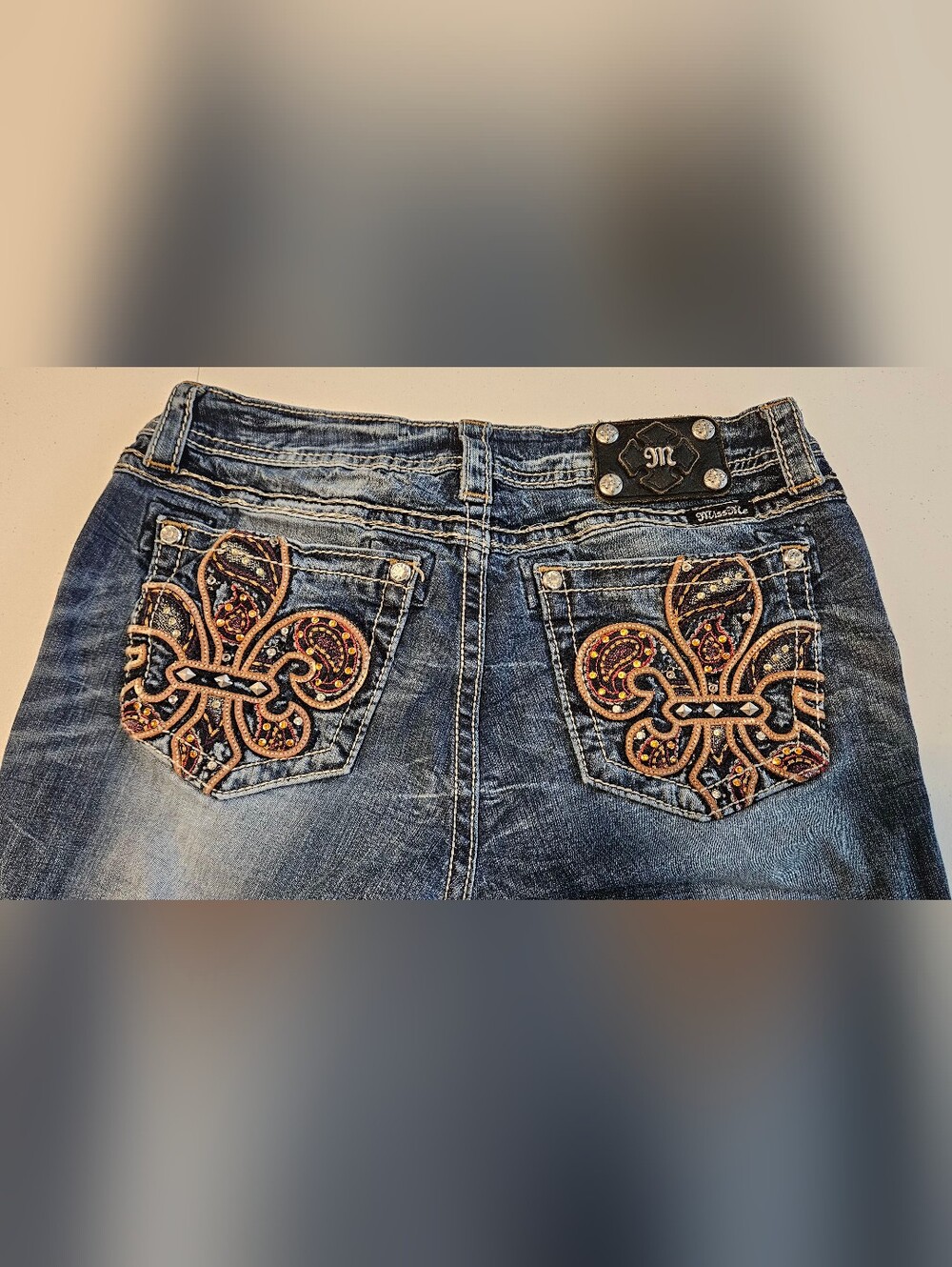 Miss Me Signature Rise Boot Jeans Womens 31 Fleur De Lis Embellished Stretch